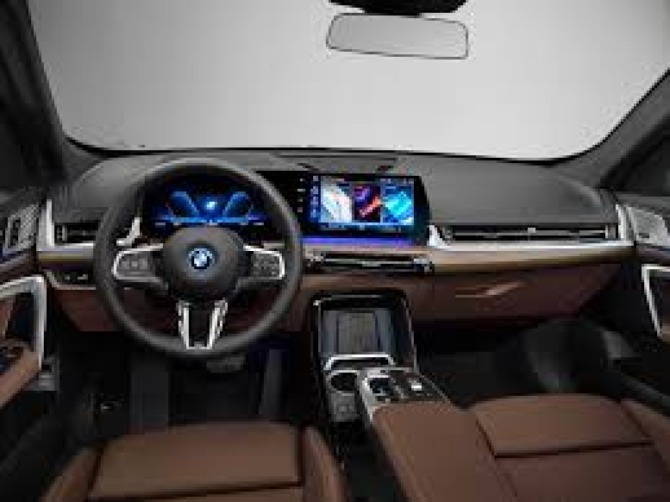 bmw-ix-1-xdrive30-blanco-car-gallery-3.jpg