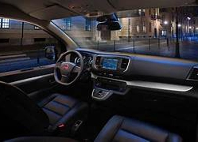 fiat-e-ulysse-lounge-negro-car-gallery-3.jpg